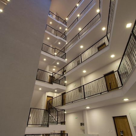 Lina - Pg, Moraca River Apartment 波德戈里察 外观 照片
