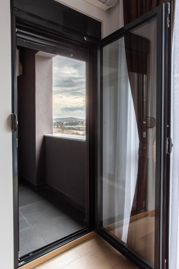 Lina - Pg, Moraca River Apartment 波德戈里察 外观 照片